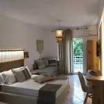 Porto Thassos & Hotel