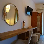 Porto Thassos & Hotel 2*