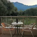 Porto Thassos & Hotel 2*