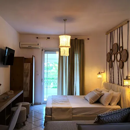 Porto Thassos & Hotel 2*