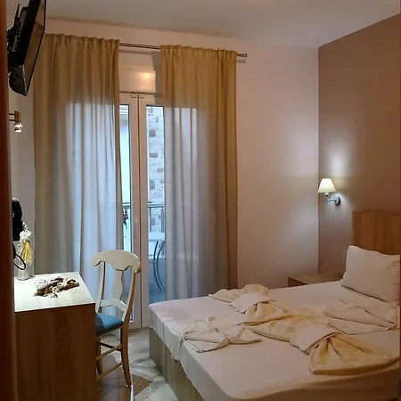 Porto Thassos & Hotel 2*