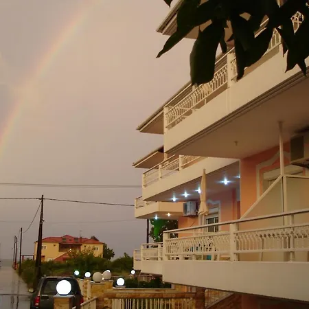 Porto Thassos & Hotel 2*