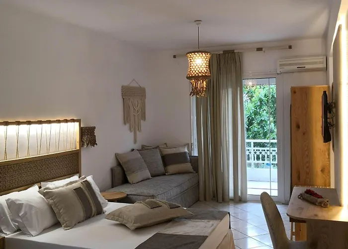 Porto Thassos & Hotel