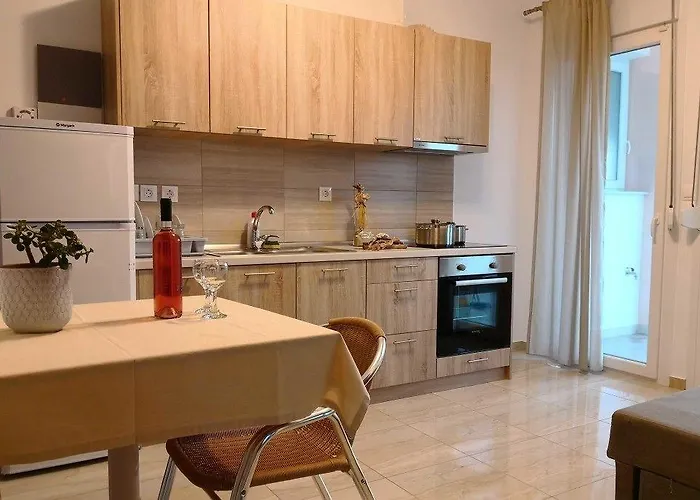 Porto Thassos & Hotel 2*